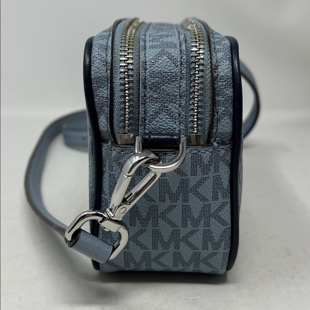 MICHAEL KORS CONNIE CAMERA CROSSBODY BAG LIGHT AND DARK BLUE LEATHER MK PRINT - Picture 5 of 16